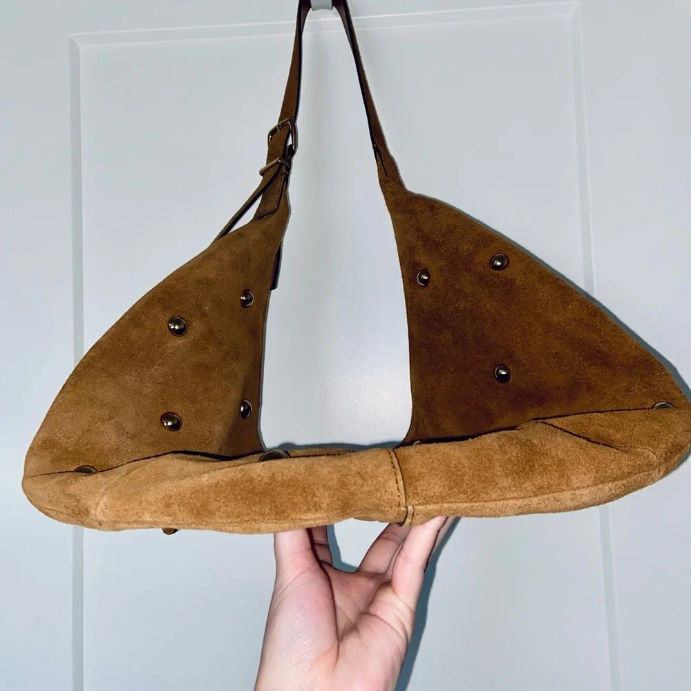 Madewell The Essential Curve Shoulder Bag - Picture 5 of 13